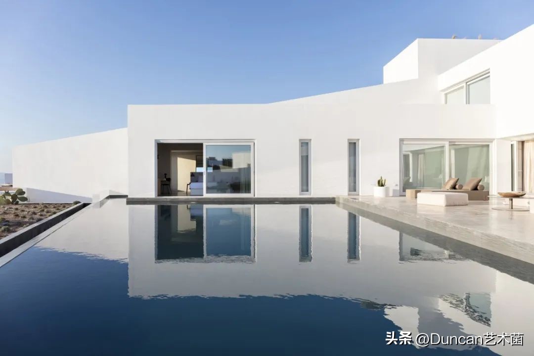 希腊KapsimalisArchitects①打造蓝白极简主义的童话世界！