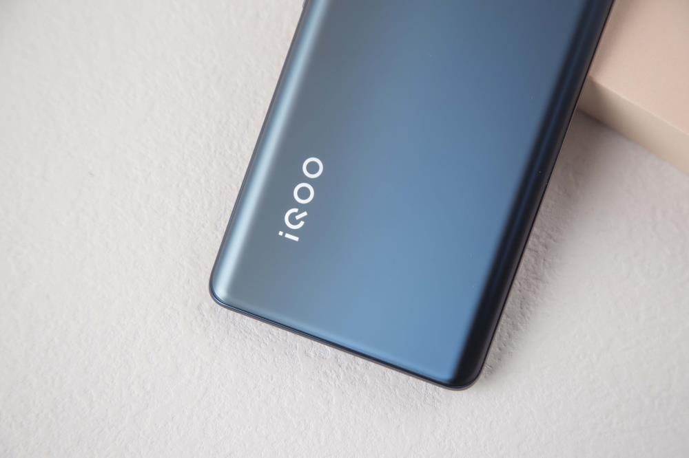 iqooneo5s首发测评,iqooneo5se和iqooneo5s区别