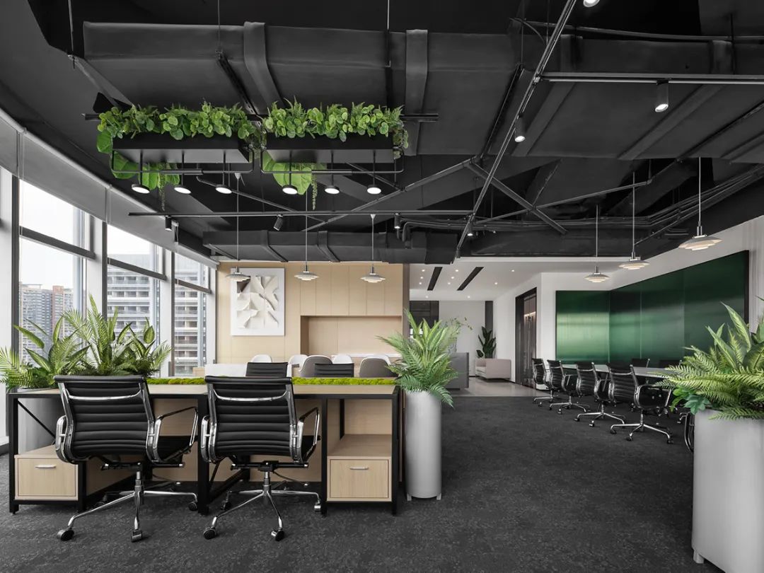 “打翻了”调色盘设计的办公室原来长这样！