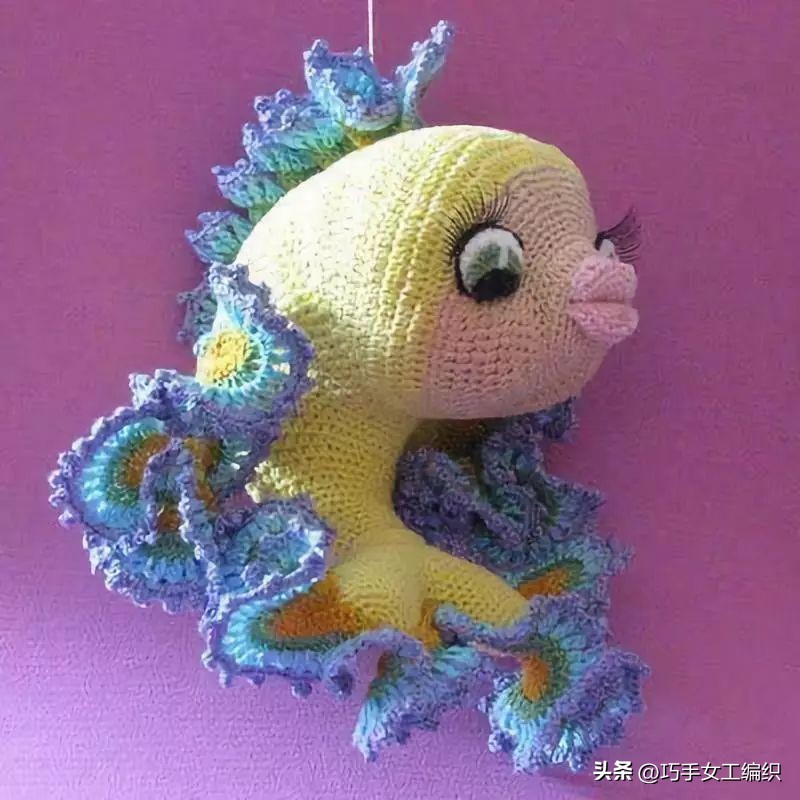 她只用零线就把鱼钩出了百变的花样，还超实用，真是太聪明了！