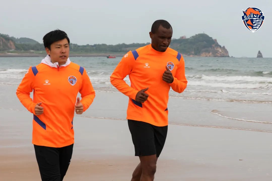 劳逸结合“沙滩跑”奥努郑龙进入恢复快车道