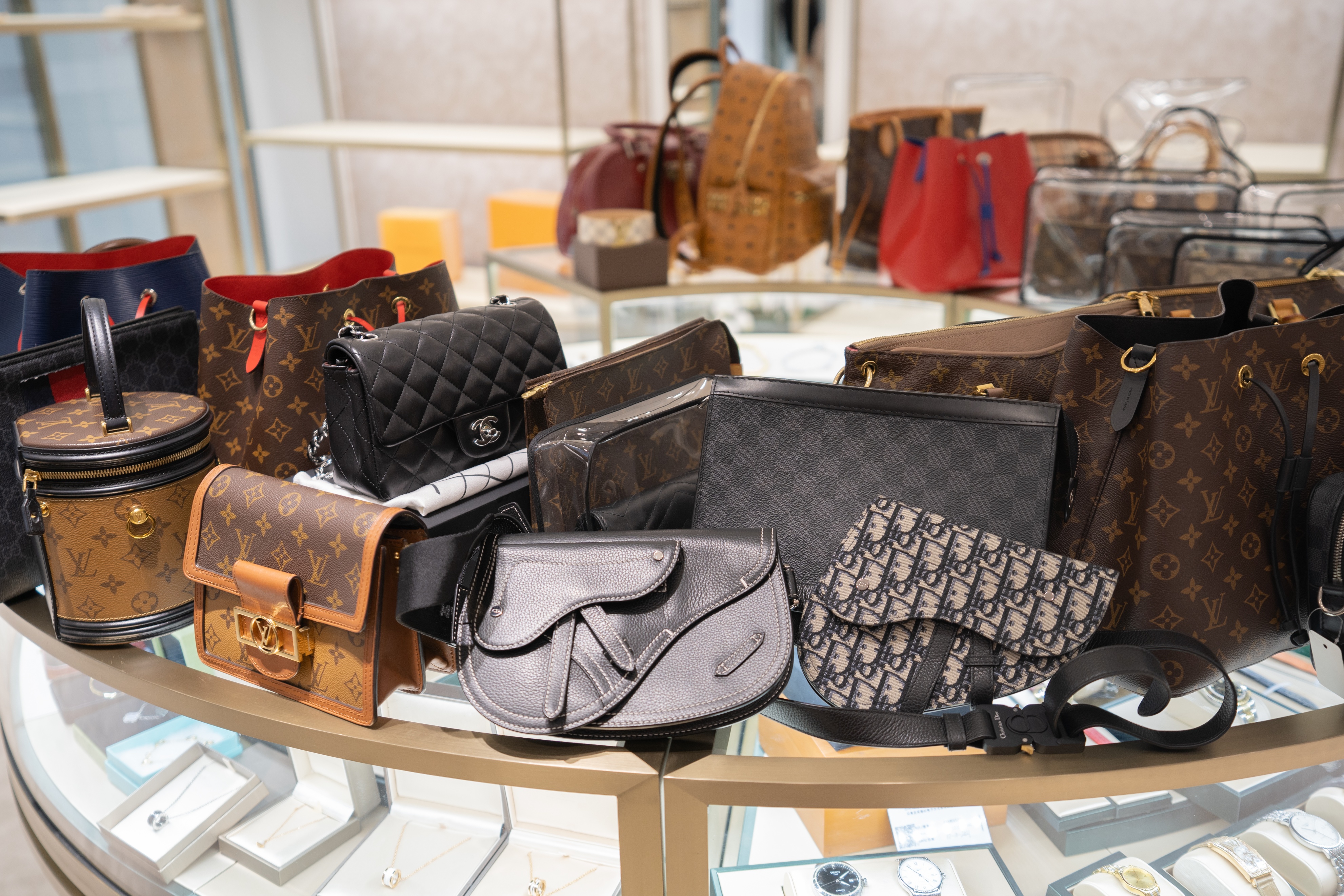 长沙奢侈品二手上门回收地址,长沙奢侈品假包回收