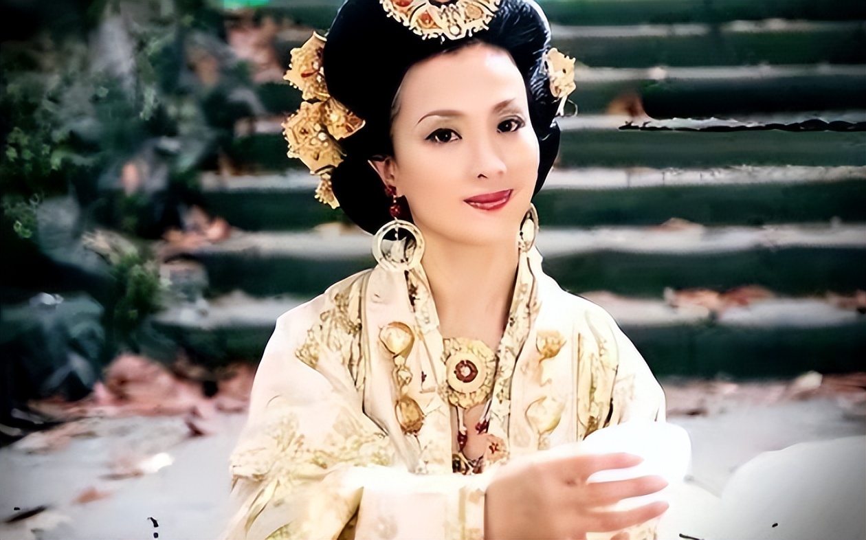 全家最丑刘亦菲,多年后才发现,“神仙姐姐”口中的妈妈有多优秀