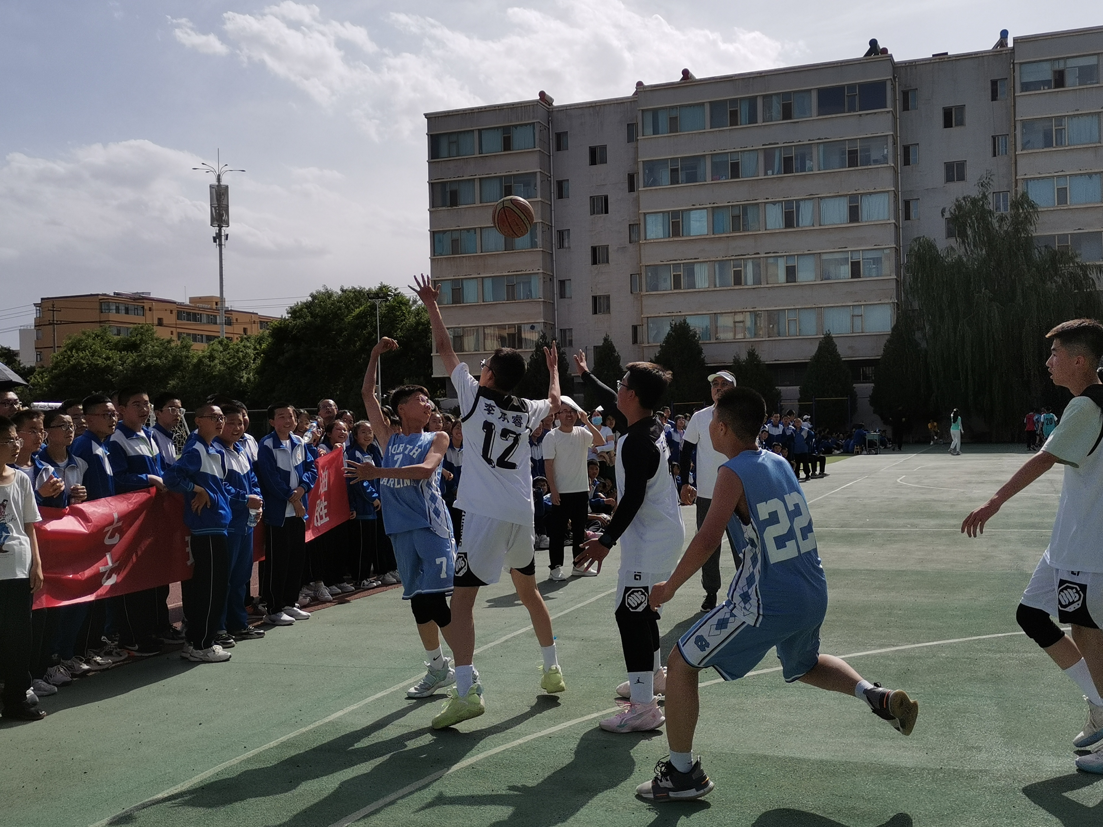 骄阳似火燃燃,骄阳似火激情四射下一句