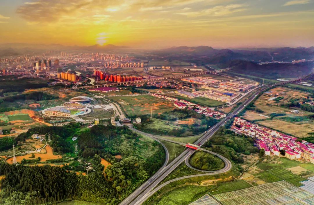 九江经济高质量发展推进会,九江加快推动高质量跨越式发展