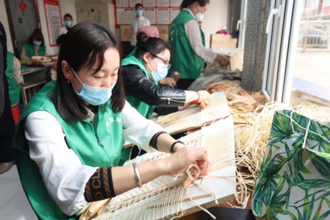 @她创业计划|以直播培训赋能草编事业，循环金为吉林妇女再注活水