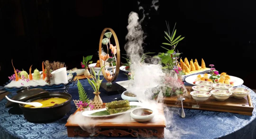 好多来黄水避暑的人,黄水康养