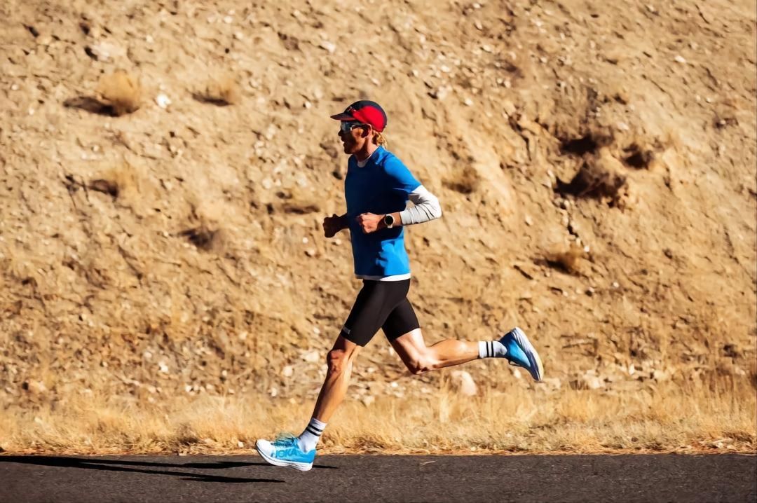 卡卡也成背景板，马拉松赛事为什么这么“热”