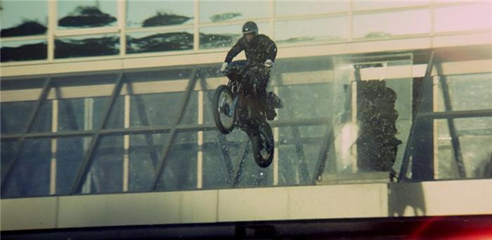 许冠杰访谈节目完整版周润发,周润发许冠杰演唱会完整版