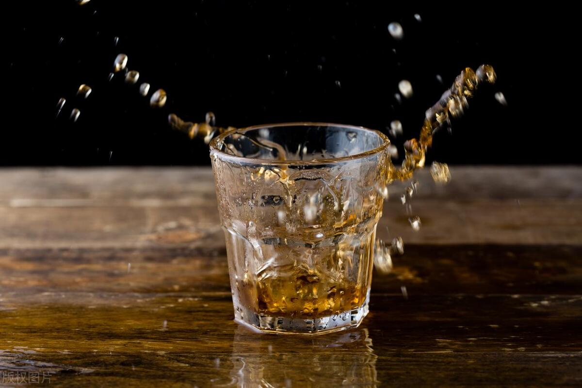 喝的酩酊大醉怎么解酒,喝得酩酊大醉怎么醒酒