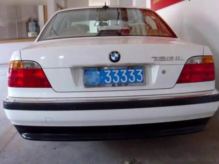 路上遇到这几种车别惹,路上遇到这些车一定要躲开