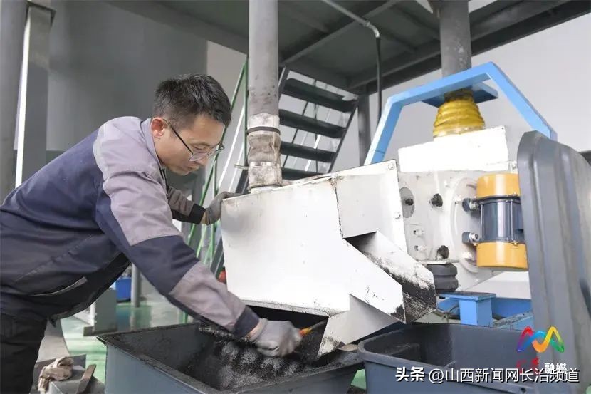 上*党**区：“吃干榨净”小花椒做出产业大文章