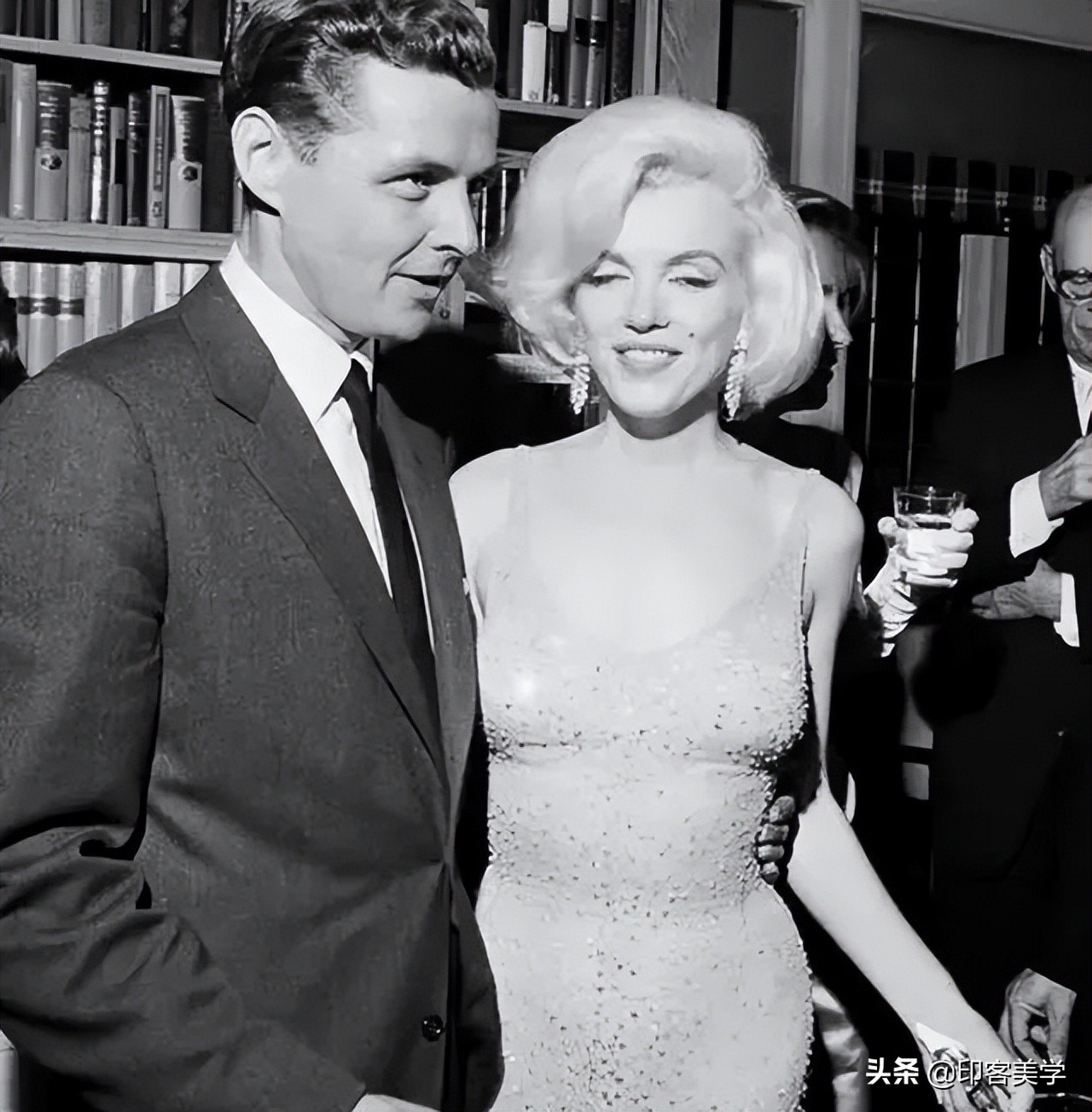 顶流名人的遗物,一缕头发也拍出百万?