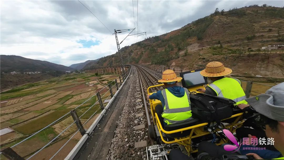 咻——铁路敞篷小跑车来啦