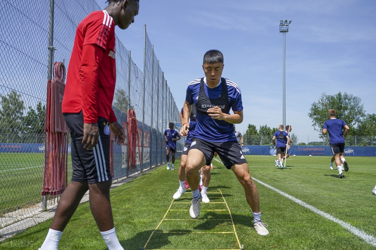 中国男足留洋军团迎来久违喜讯,中国男足再次踏上新的征程