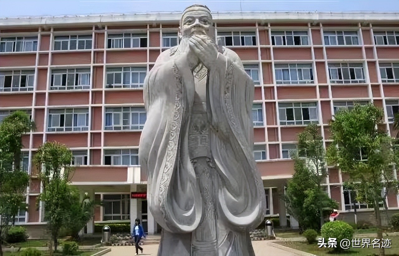 09年毛主席嫡孙替爷爷回浙江寻根，谁料看到族谱时，发现名人众多