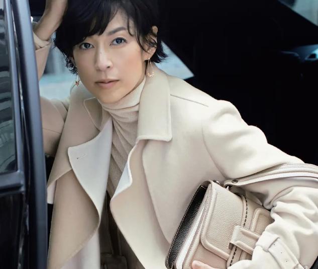 女神铃木保奈美：两婚两离，息影十年育三女，爱情终于败给现实