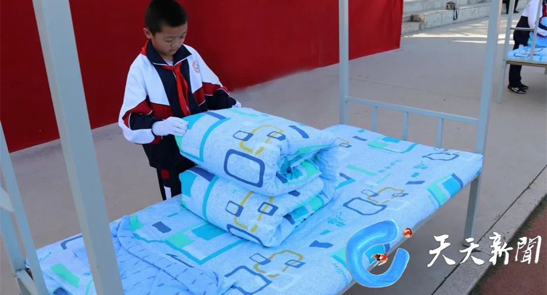 烈日骄阳铸精钢劈波斩浪我最强——元博中学新学期军训汇演暨开学典礼