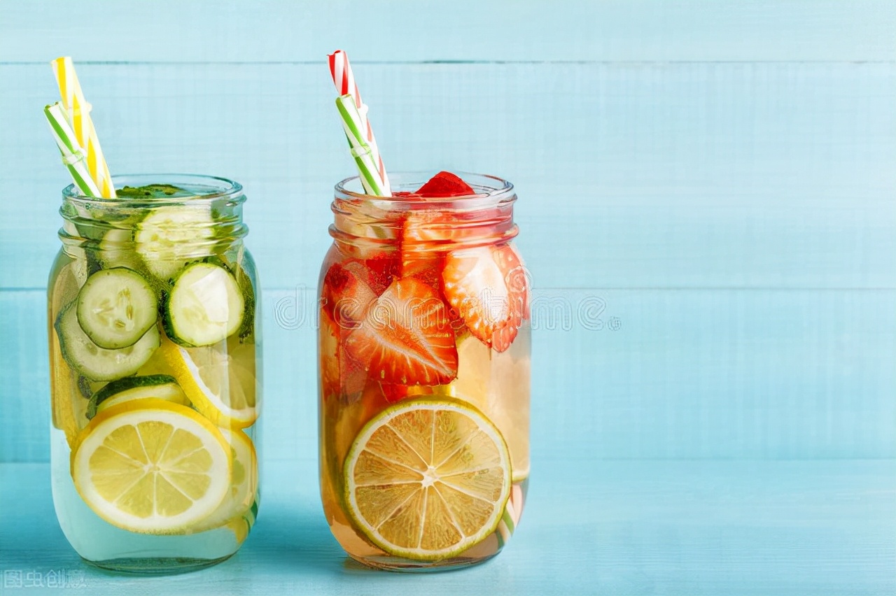 柠檬蜂蜜水喝多久美白祛斑见效,晚上喝点柠檬蜂蜜水美白的做法