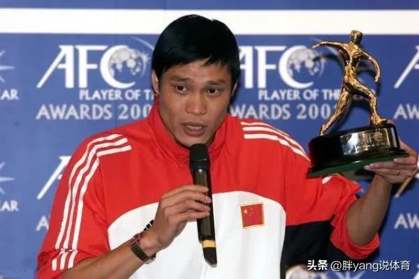 国足看着进球的边后卫是谁,国足前锋和后卫