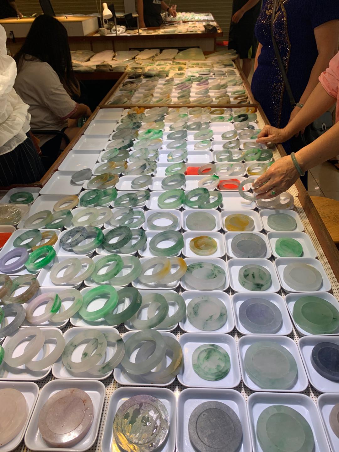 翡翠主要交易市场有哪些,翡翠交易市场中的潜规则