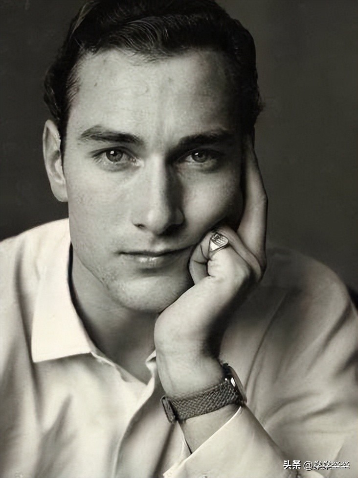 吸血鬼王子爱上一个女人,吸血鬼王子爱上一位人类女孩