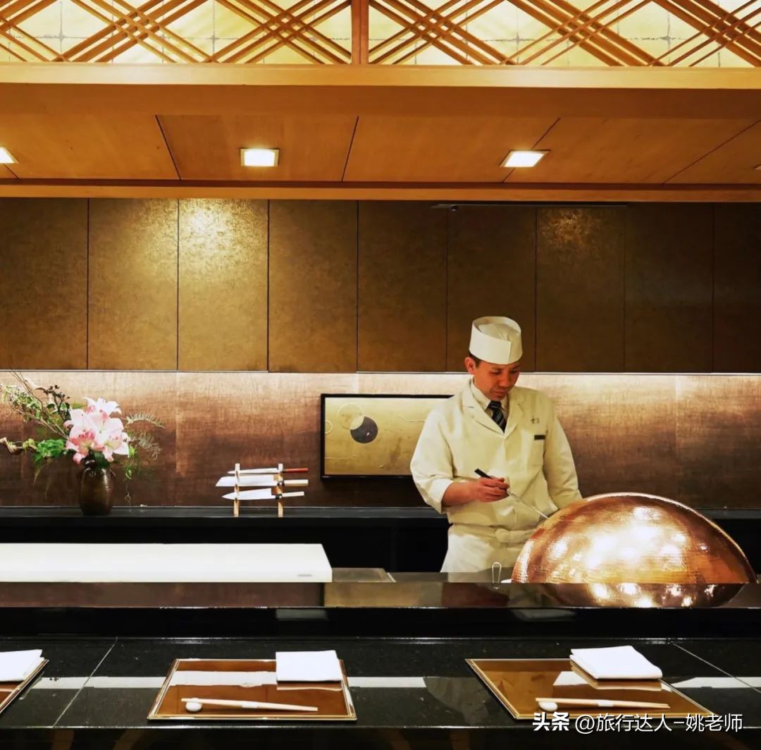 日本丽思卡尔顿酒店阴雨天高级感,大阪奢华酒店