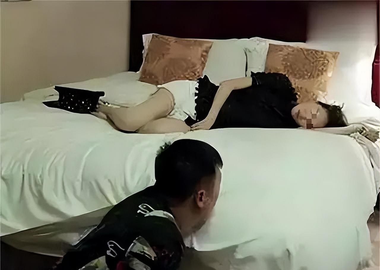 “*爱性**陷阱：丈夫、发小、我，三人*欲情**纠葛”