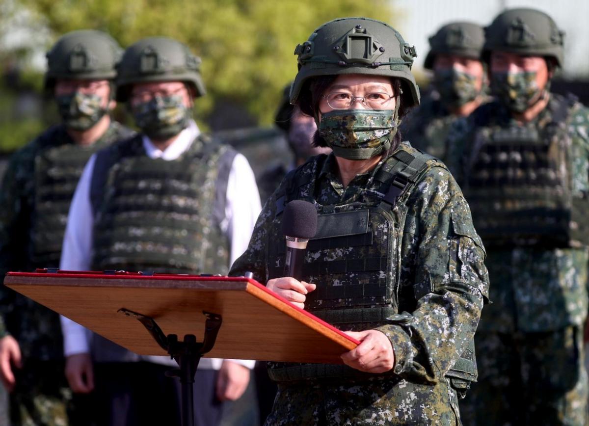 身高152就能打仗？台当局该迷途知返了，只有解放军才能保卫台湾