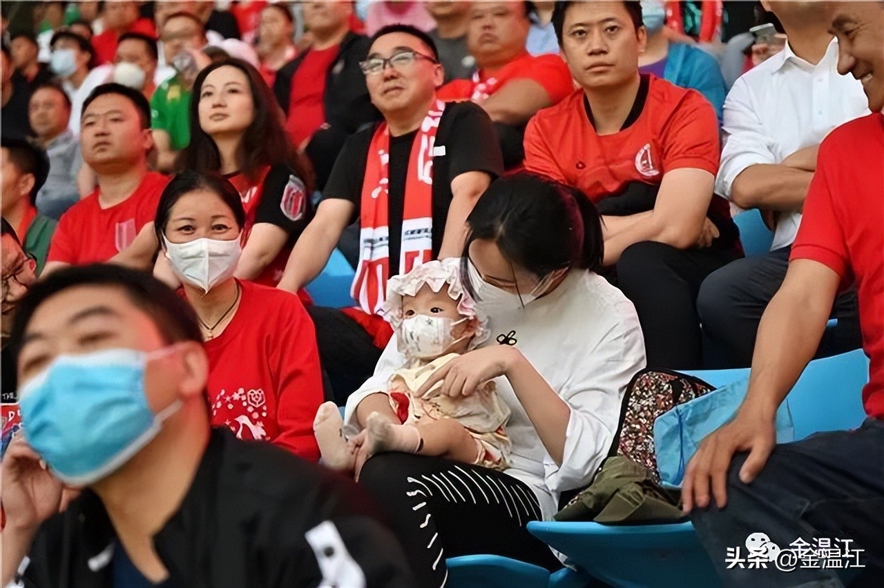 成都蓉城足球俱乐部首发,温江足球培训中心为蓉城备战吗