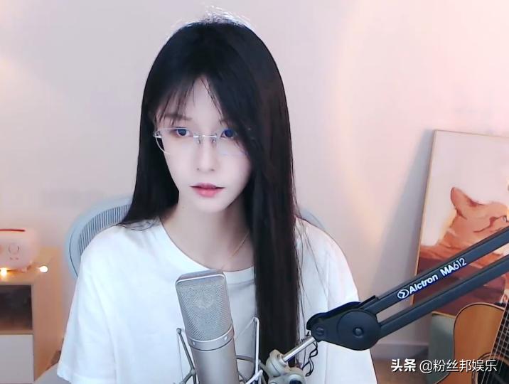 斗鱼阿冷早期视频,斗鱼阿冷退网告别