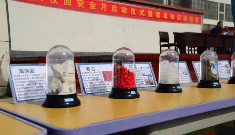 毒流中土,毒雾涌入城市的视频