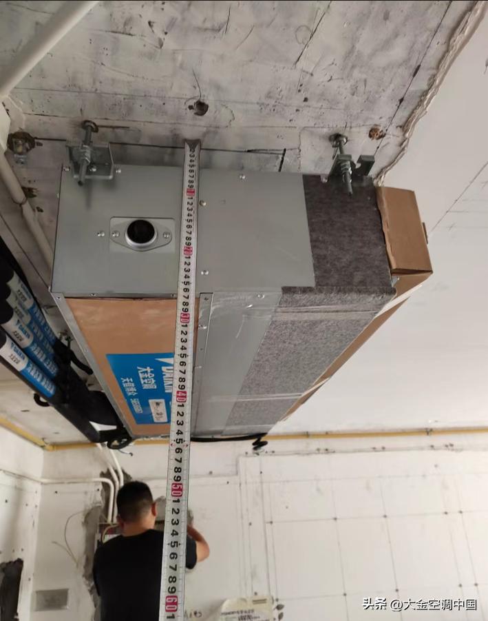 中央空调安装师傅,中央空调大概装修到哪一步安装