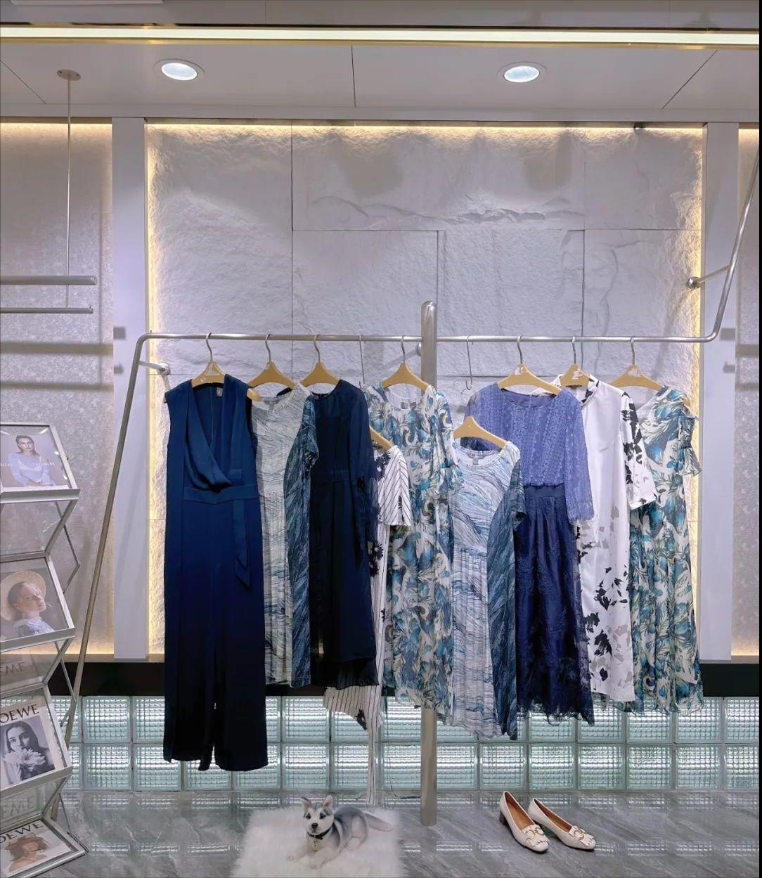 Maixia·露玛莉先2023夏品牌折扣女装桑蚕丝连衣裙上衣T恤裤裙穿搭