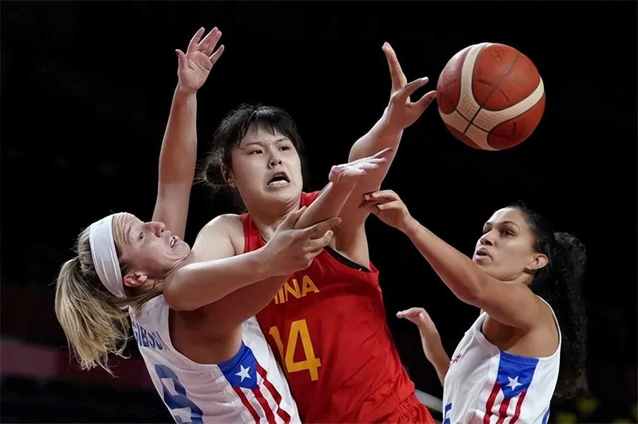 女篮队员李月汝身高简介,中国女篮大中锋李月汝今何在