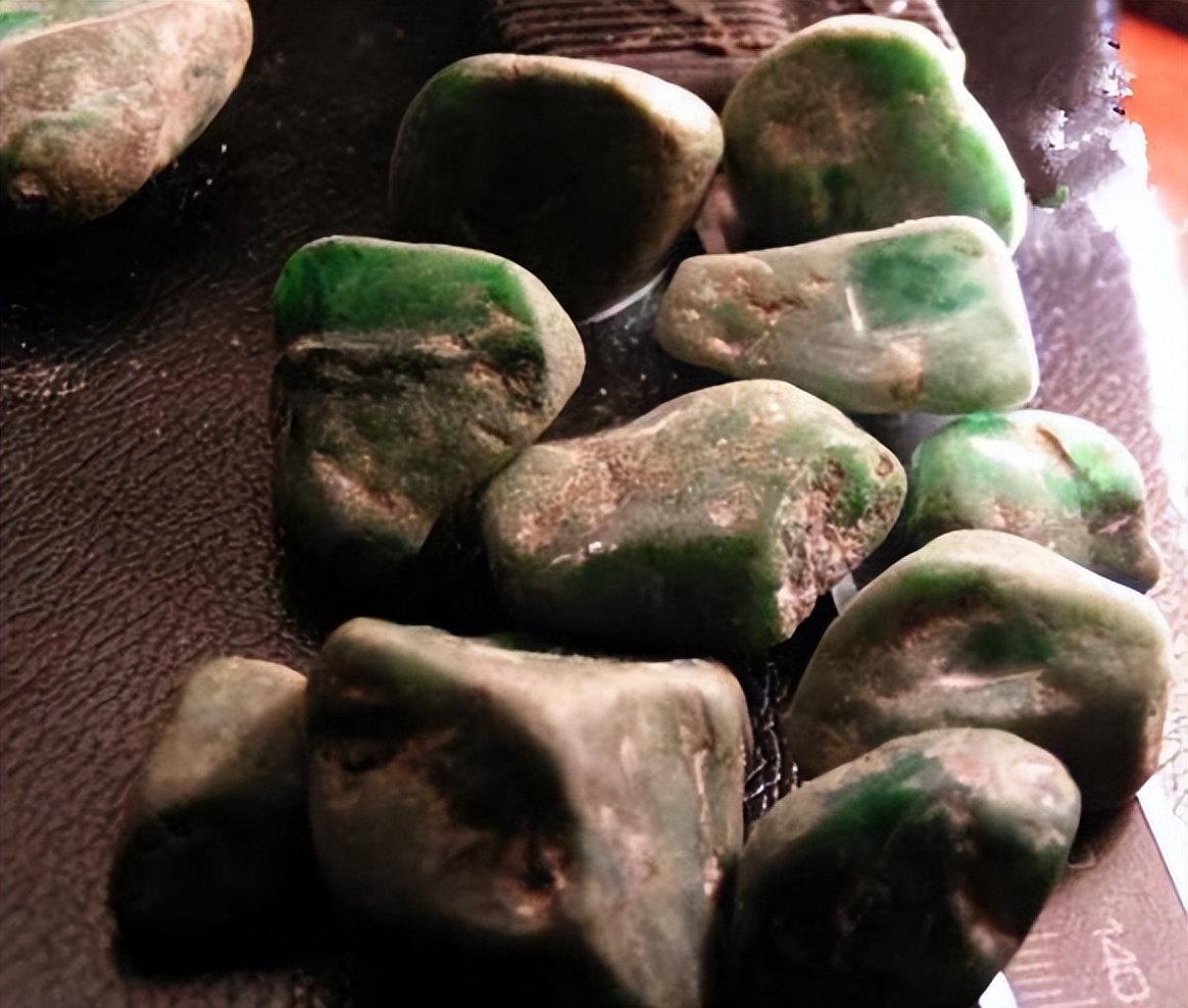 翡翠都有什么样的,什么才是真正的蓝水翡翠