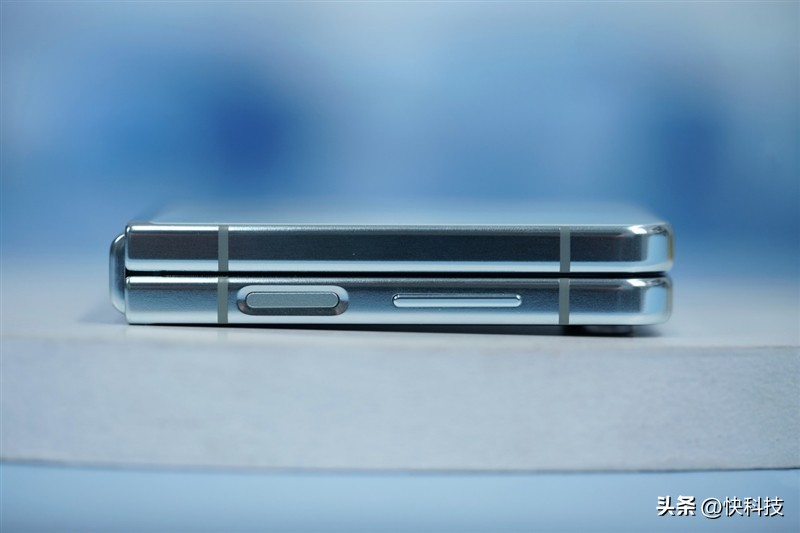 三星galaxyzflip防水测试,三星折叠手机zflip5防水吗