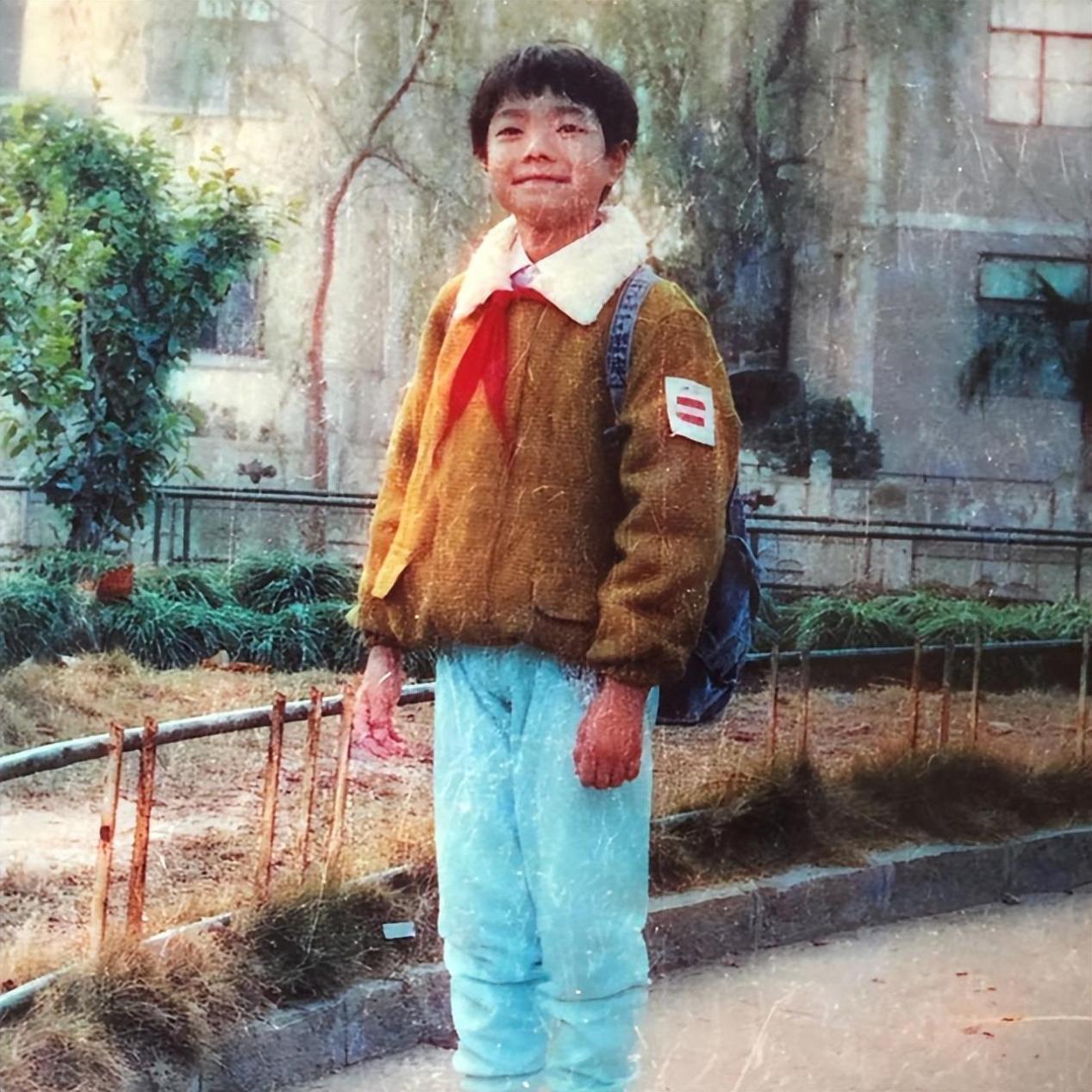 杨烁落魄总裁,杨烁落魄的时候捡垃圾