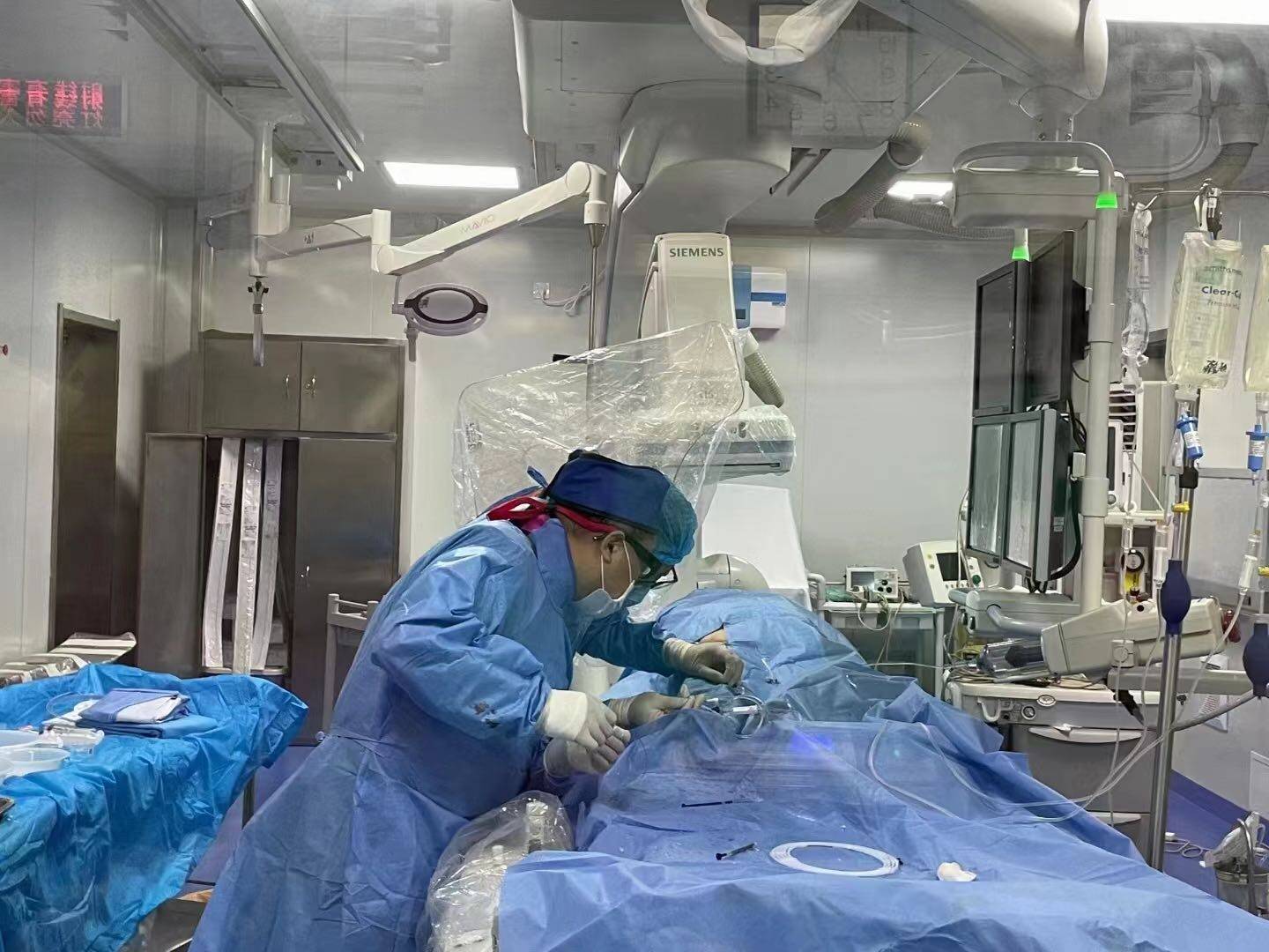 两例急性脑梗先后入院神经外科果断取栓获重生