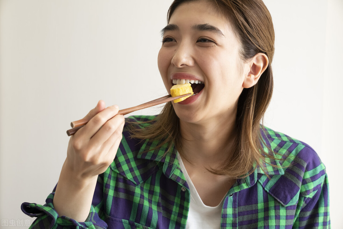 胃烧心反酸吃什么食物能缓解,吃完食物胃就反酸水是怎么回事