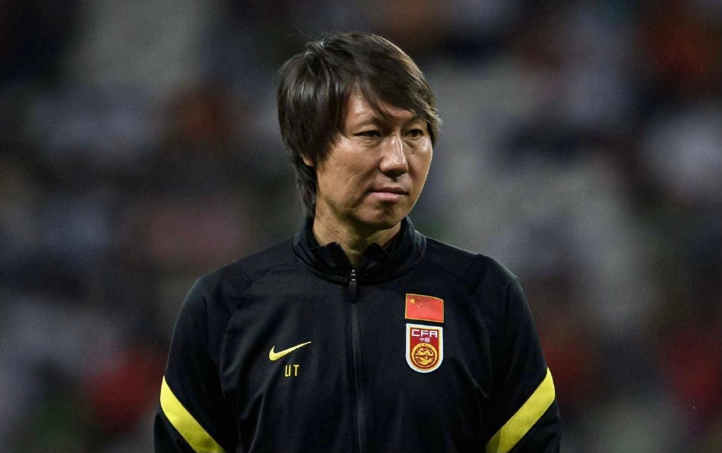 李铁被抓后，警方铐走35岁国脚！媒体人：抓的都是收黑钱打假球的