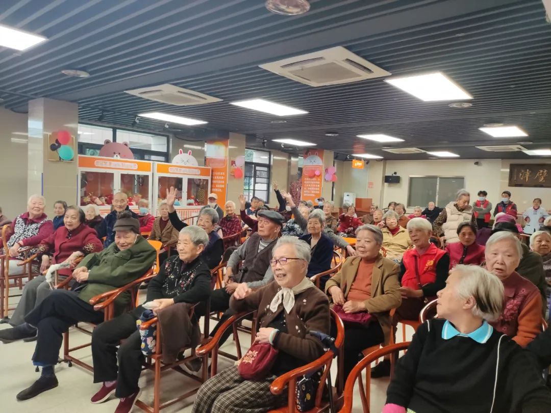 小朋友唱红歌学习雷锋,小学生一起唱学习雷锋好榜样