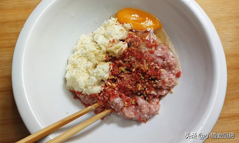 妈妈们要多做山药肉丸汤给孩子喝,辅食山药肉丸汤的做法