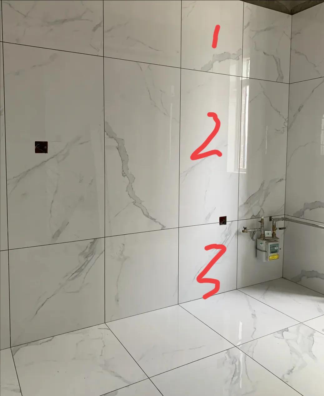 地面瓷砖砸了重铺麻烦吗,瓷砖踩坑砸了重铺