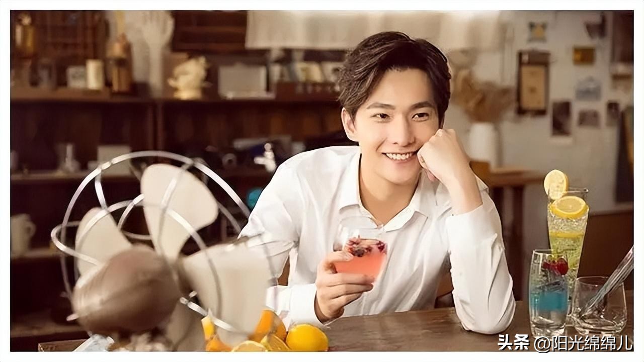 王一博王俊凯蔡徐坤他们的照片,鹿晗蔡徐坤谁帅