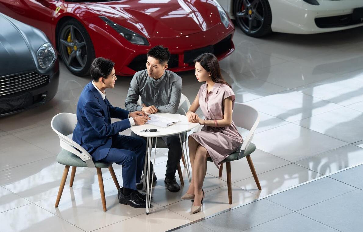 全款买车和车贷分期哪个更划算,买车贷款分期好还是全款好