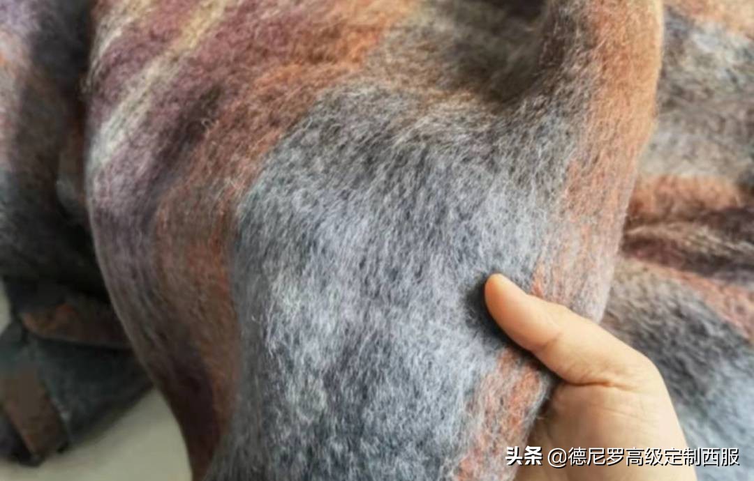 羊毛大衣的面料讲解,如何从面料上看出纯羊毛大衣