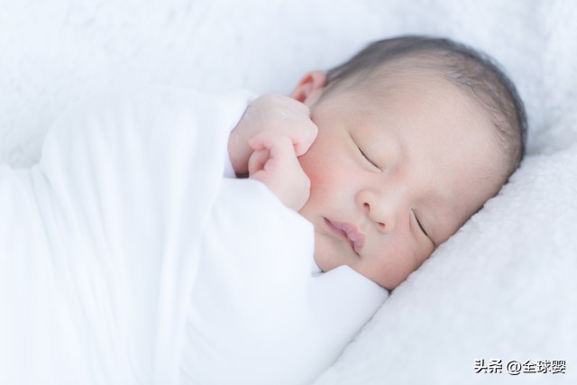 15个月宝宝睡眠哭闹是什么原因,宝宝晚上不睡觉怎么哄才能睡觉