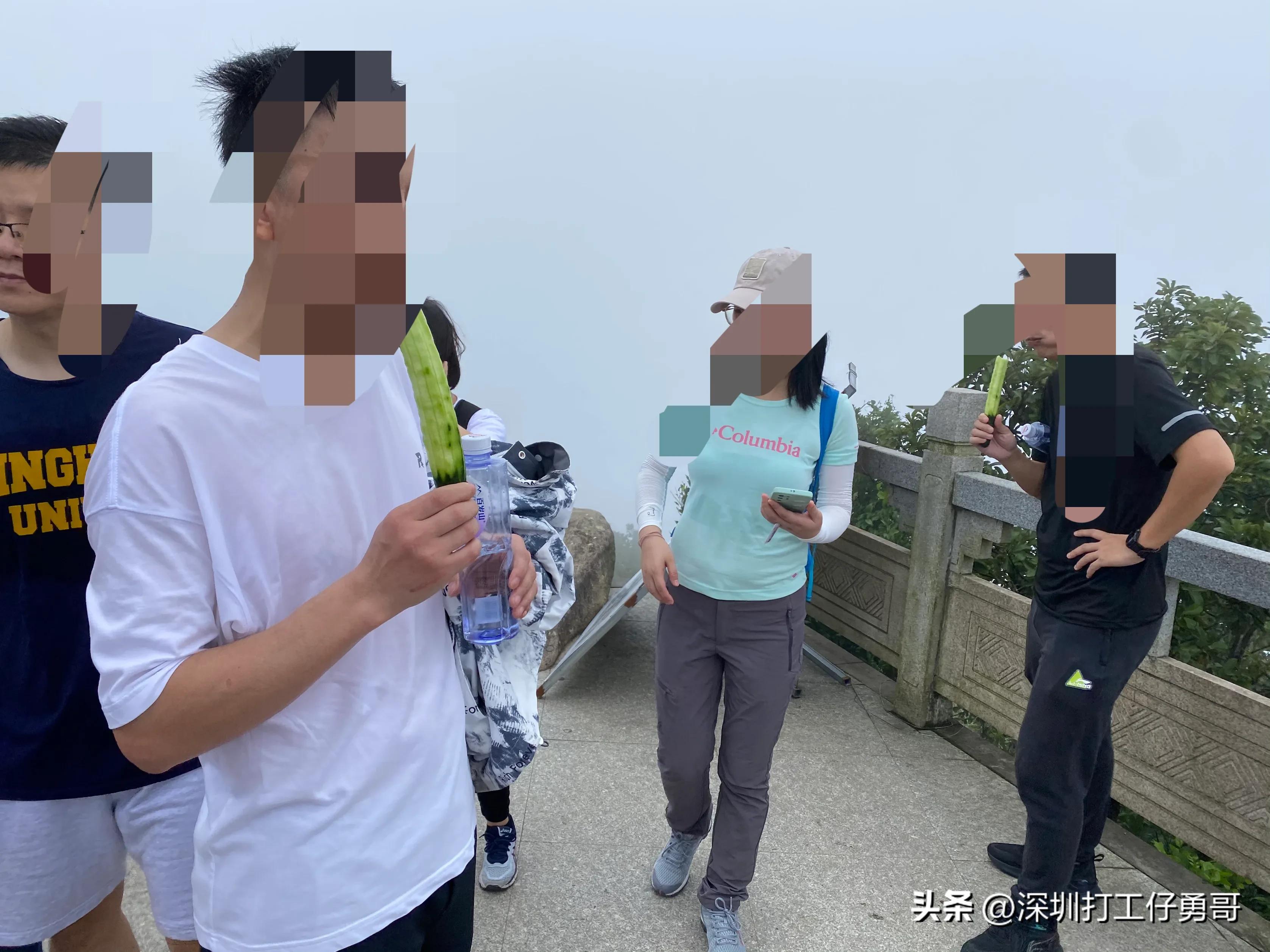 大叔如何巧将青瓜的价格提升10倍?记录疫情下菜贩子的华丽转身