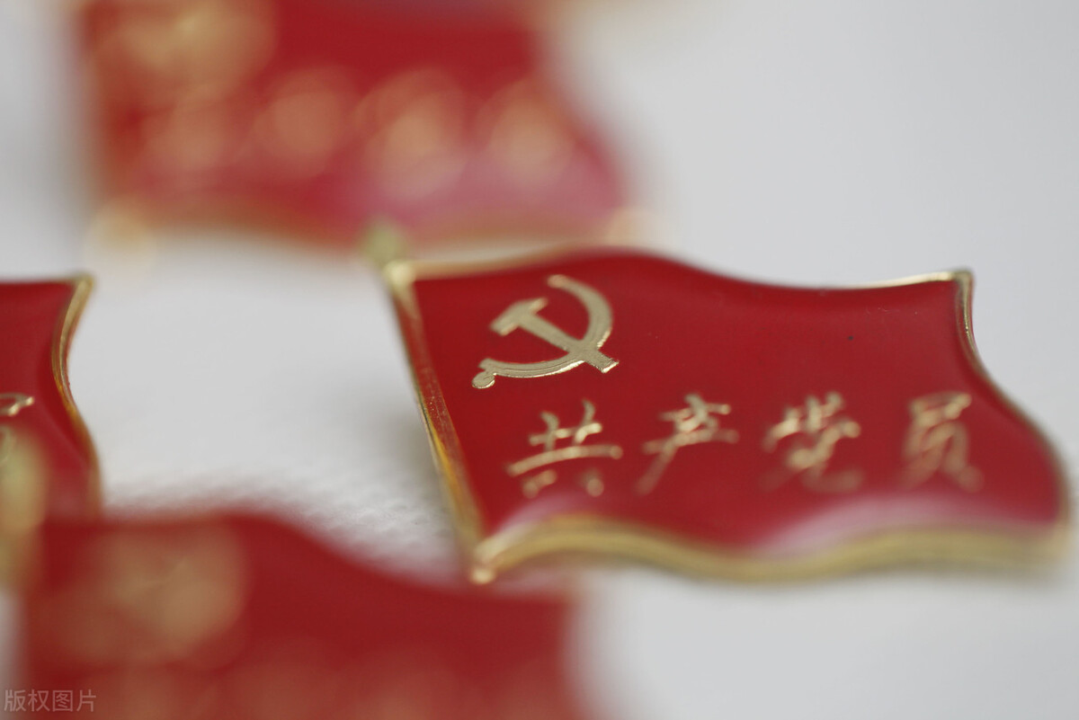 应届生考选调生还是考公务员好,选调生和普通公务员还有哪些